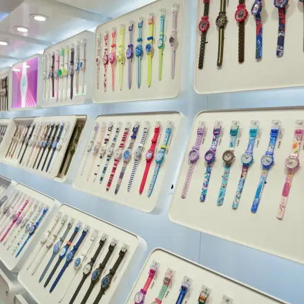 Englischer Zungenbrecher: Drei Hexen schauen sich drei Swatch Uhren an