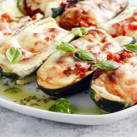Zucchini überbacken aus der Mikrowelle - 10-Minuten-Gericht