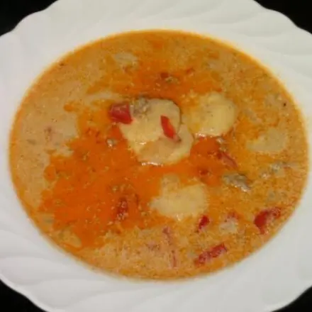 Exotisches Hackfleisch-Süppchen