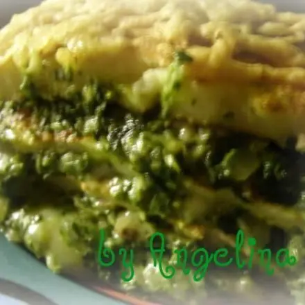 Pfannkuchenlasagne mit Spinat und Käse