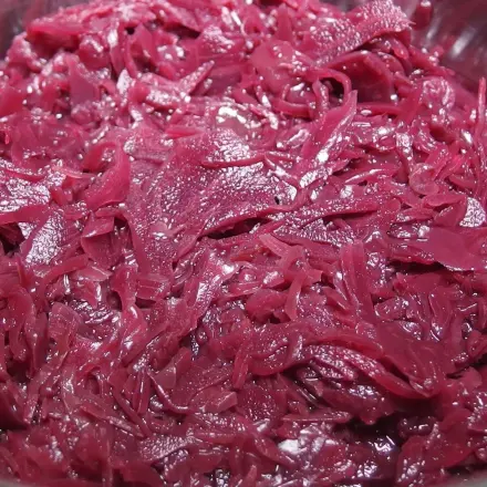 Rotkohlgemüse wird schön glänzend mit Kartoffelwasser