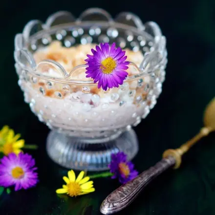 Superschnelle sahnige Nachspeise