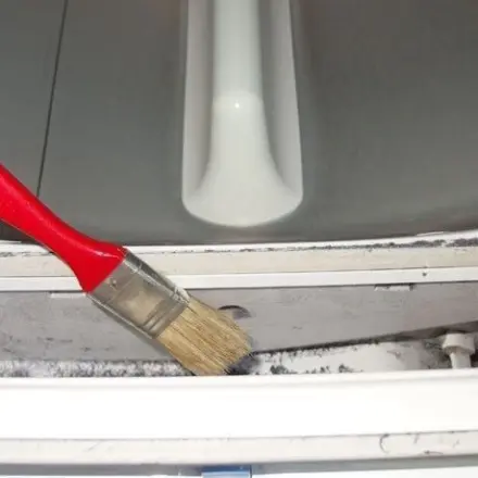 Reinigung Flusensieb Trockner u.ä. (schwer zugängliche Stellen)