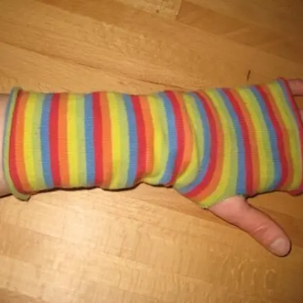 Stulpen und Handpuppen aus alten Kniestrümpfen
