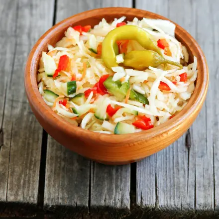 Super schneller Krautsalat mit Puzsta-Gemüse