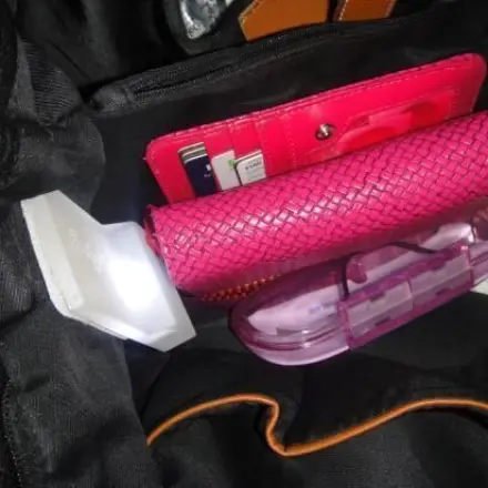 Licht ins Dunkle einer Handtasche bringen!