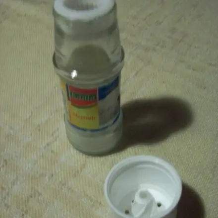 Einweg-Gewürzstreuer nachfüllen