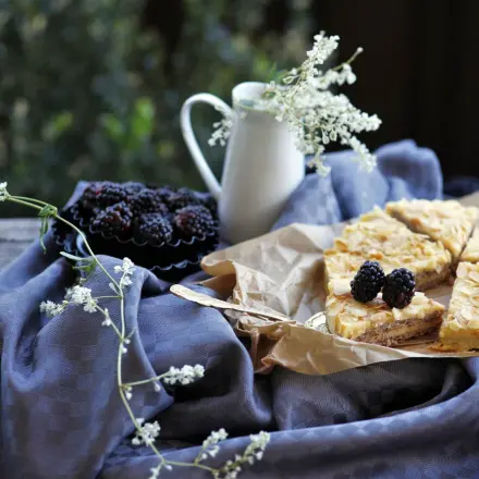 Bienenstich mit Vanillecreme
