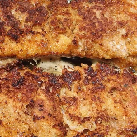 Kotelett saftig, knusprig und kross braten