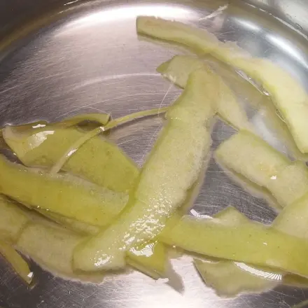 Flecken aus Kochtöpfen bekommen