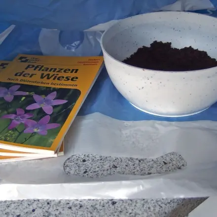Kaffee gegen Nikotingeruch bei Büchern