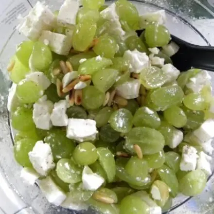 Weintraubensalat (mit Schafskäse)
