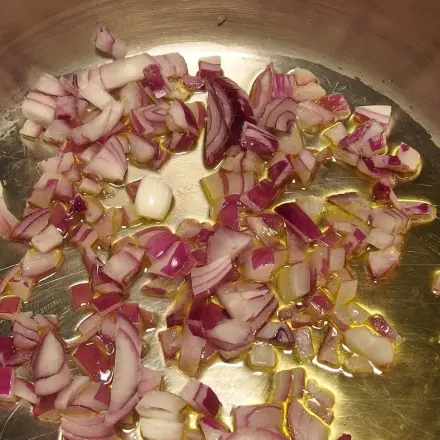 Zwiebeln anbraten - Gewusst wie