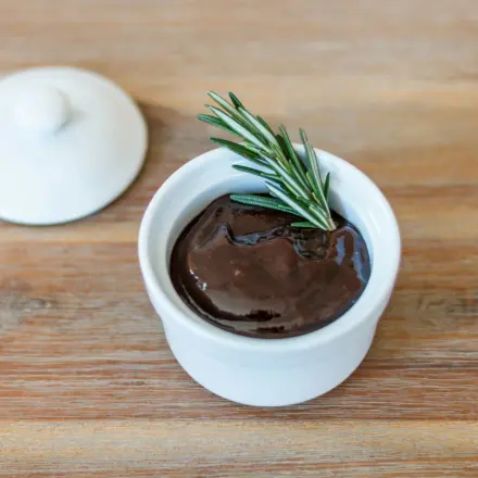 Marmeladen und Gelee mit Rosmarin verfeinern