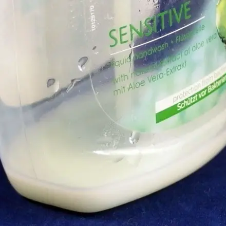 Flüssigseifenreste - Sparen beim Badeschaum