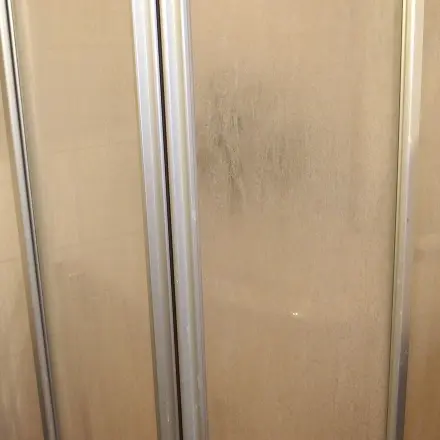 Glasduschabtrennung - Abziehen kann man sich sparen