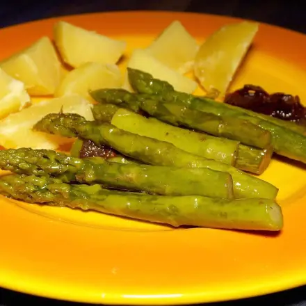 Grüner Spargel - einfach, schnell und megalecker
