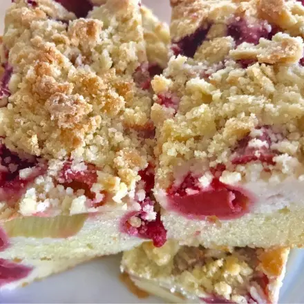 Rhabarberkuchen mit Banane