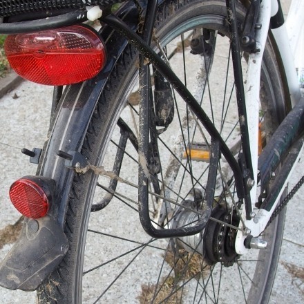 Fahrrad mit Nagellackentferner reinigen