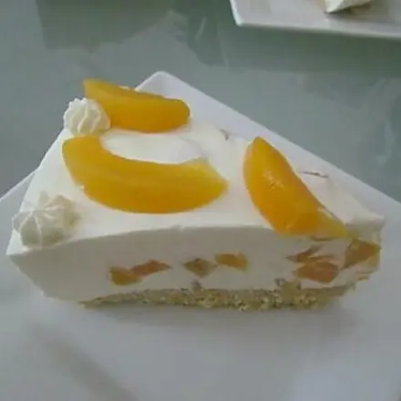 Joghurt-Sahne mit Früchten - leckere Sommertorte