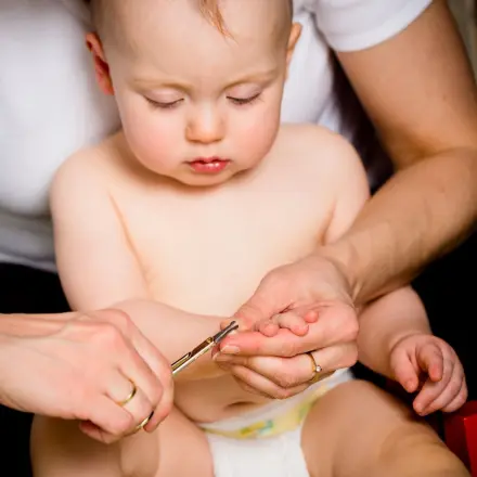 Nägel schneiden bei Kleinkindern