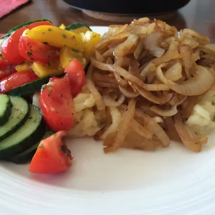 Selbstgemachte Kässpätzle: sehr schwäbisch & lecker