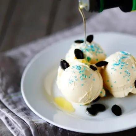 Vanilleeis mit Kürbiskernen und Kürbisöl