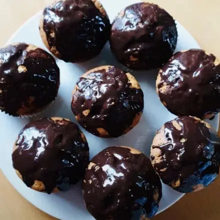 Kuchen/Muffins mit Luftschokolade glasieren