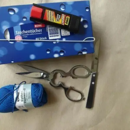 Taschentücher-Box im Bad aufhängen