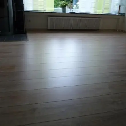 Laminat ohne Streifen reinigen