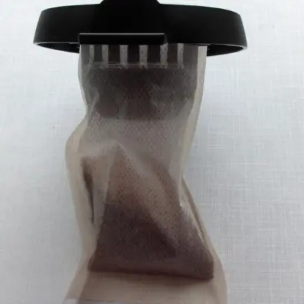 Teefilterhalter zum Aufhalten von Gefrierbeuteln nutzen