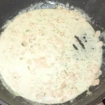 Pasta mit Räucherlachs-Sahnesauce