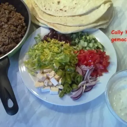 Frisch selbst gemachte Pseudo-Döner oder -Lahmacun