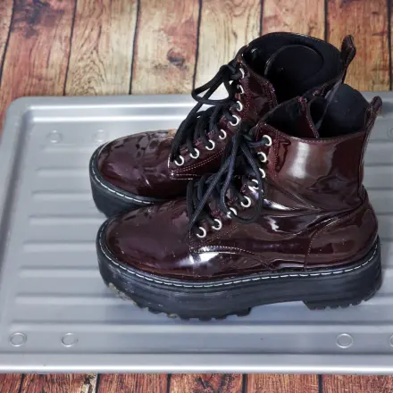 Ablage für schmutzige Schuhe