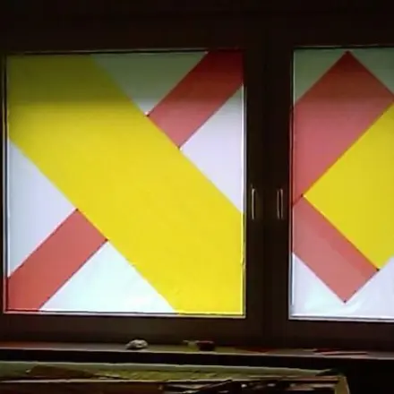 Sichtschutz am Fenster für wenig Geld - Seidenpapier