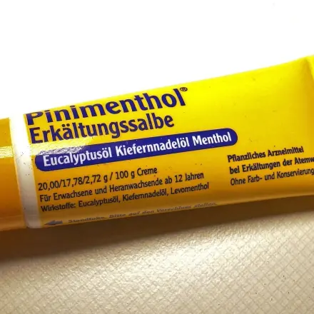 Biotonne mit Erkältungsalbe madenfrei halten