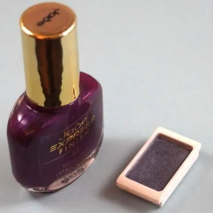 Nagellack aufpeppen mit altem Lidschatten