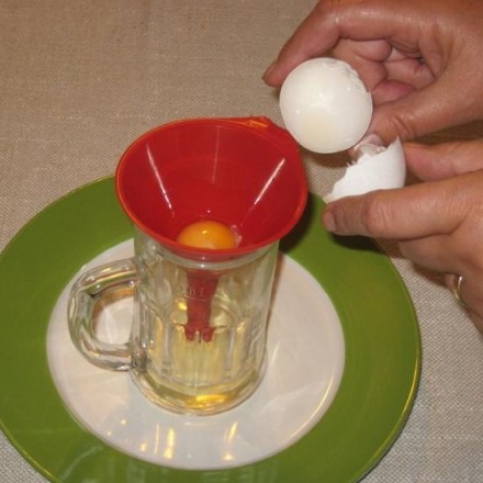 Trichter vielseitig verwendbar: zum Eier trennen & ein Zaubertrick
