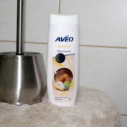 Klobürste mit Shampoo ersetzt schädliche Kloreiniger