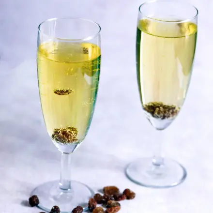 Spaß im Sektglas - tanzende Rosinen