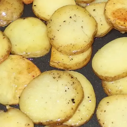 Kartoffelscheiben schnell und gleich dick schneiden