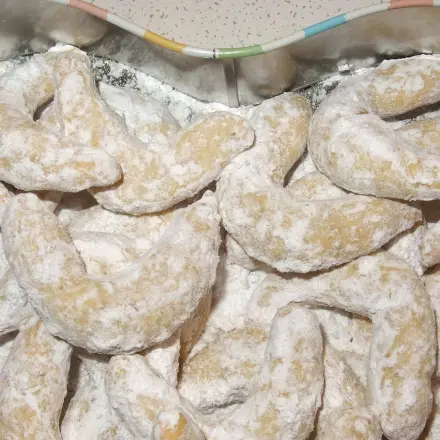 Vanillekipferln aus Mürbeteig (Weihnachtsbäckerei)