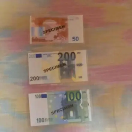 Stabiles Spielgeld: Scheine laminieren