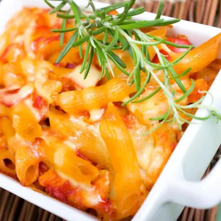 Nudelauflauf mit Hackfleisch und Paprika