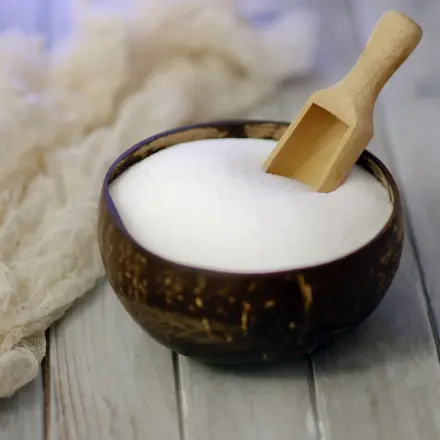 Gegen klumpiges Zuckerpaket: eine Minute in die Mikrowelle