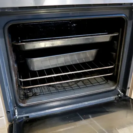 Praktische Backofenreinigung