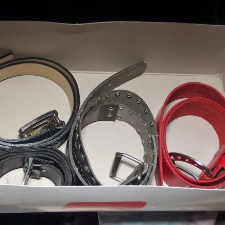 Schuhkartons im Kleiderschrank für Socken, Gürtel, Schals u.s.w.