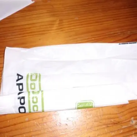 Plastiktüten klein falten und einfach verstauen