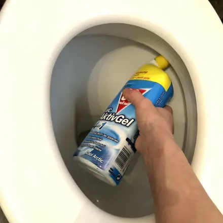 PET-Flaschen zum Reinigen von Toilettenbecken