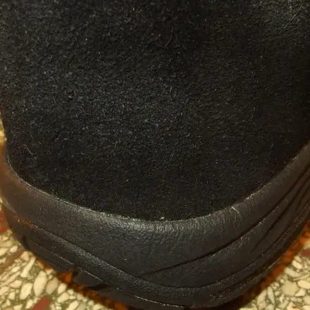 Wildlederschuhe reinigen: mit Wasserdampf & Polster-/Matratzenreiniger